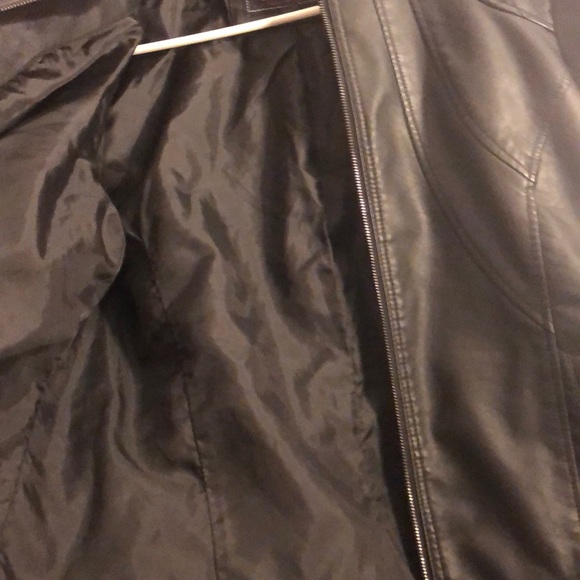 faux leather jacket - Picture 3 of 4